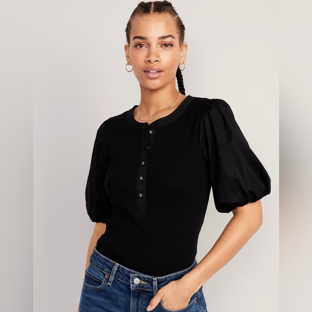 Old Navy black top